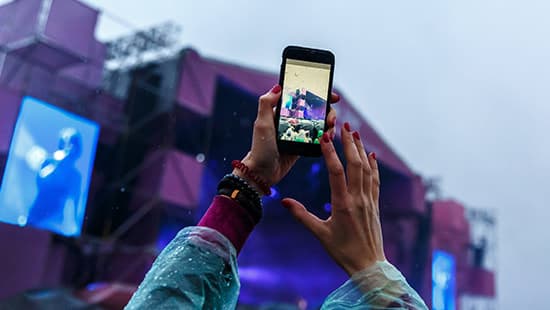 Essential Smartphone Tips for Festival Goers