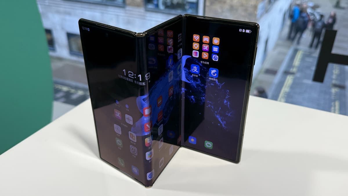 Samsung’s Revolutionary Galaxy Z Tri-Fold Concept: Is This the Future of Phones?