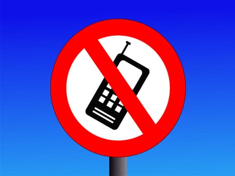 The New Zero-Tolerance Law: UK Mobile Phone Driving Laws Now Active as of March 25th, 2022
