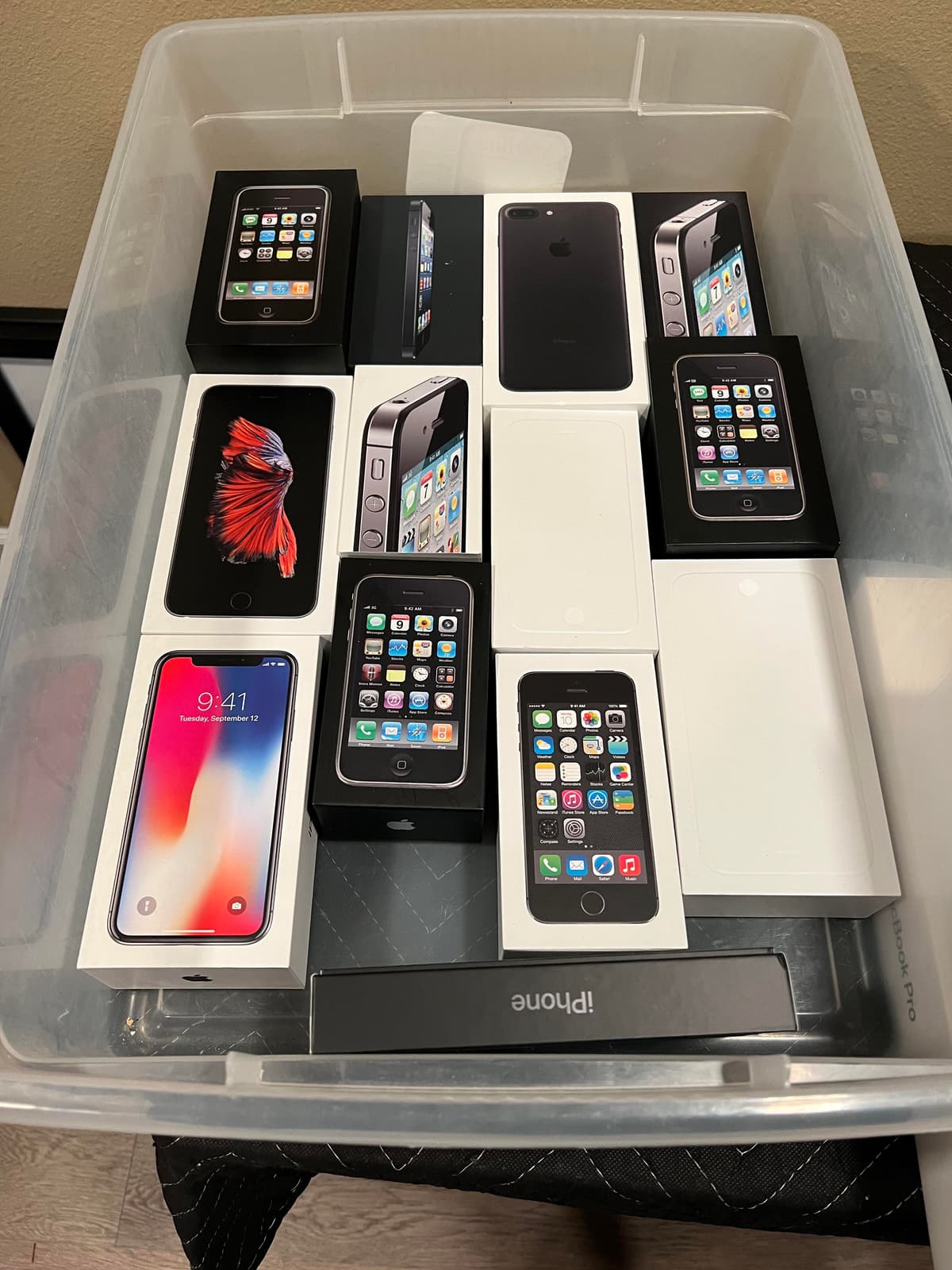 What to Do With an Old iPhone Sell Trade In Recycle or Keep