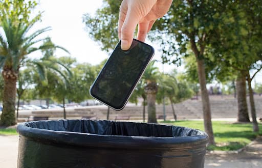 How Many Phones Are Thrown Away Each Year in the UK?